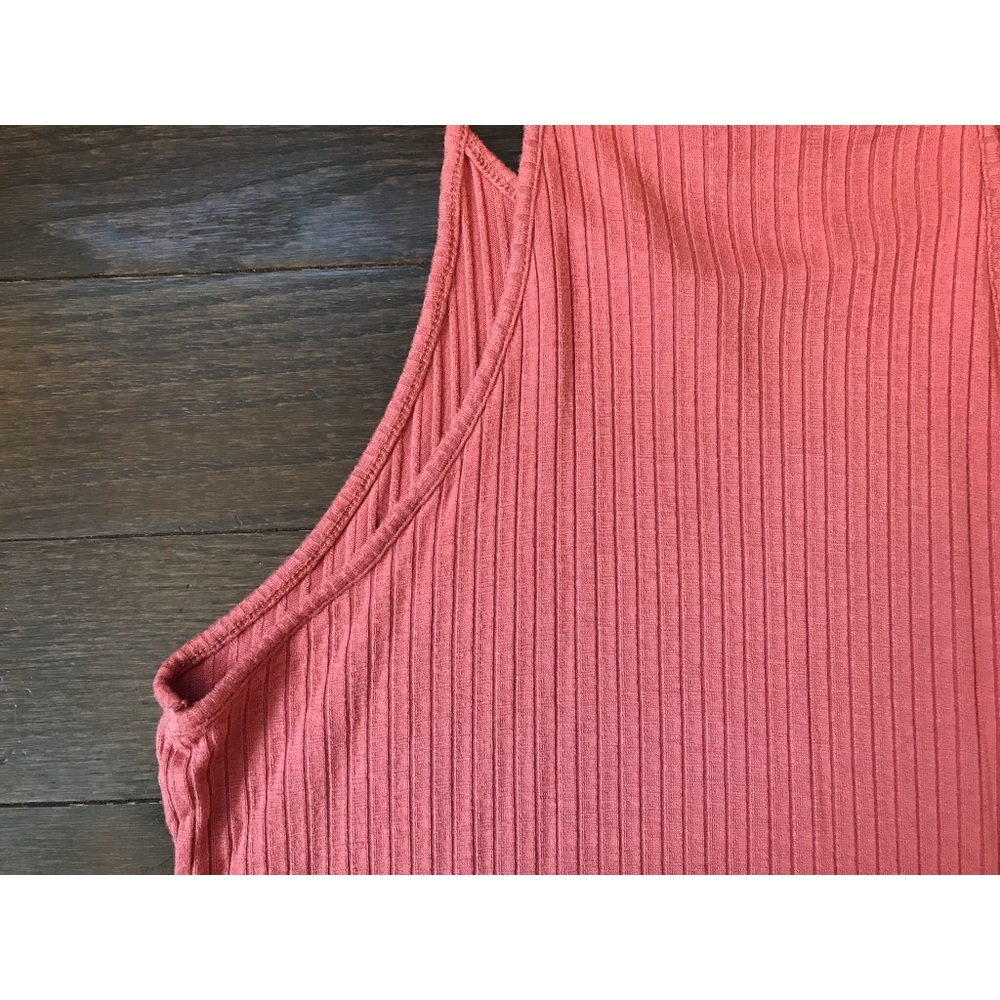 Orangeish Ribbed Crop Tank - Picture 3 of 3